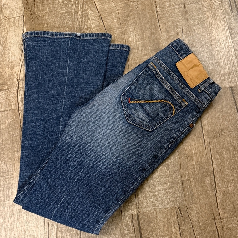 Vintage Y2K Guess Women's Blue Flare Jeans 
28/30 low rise